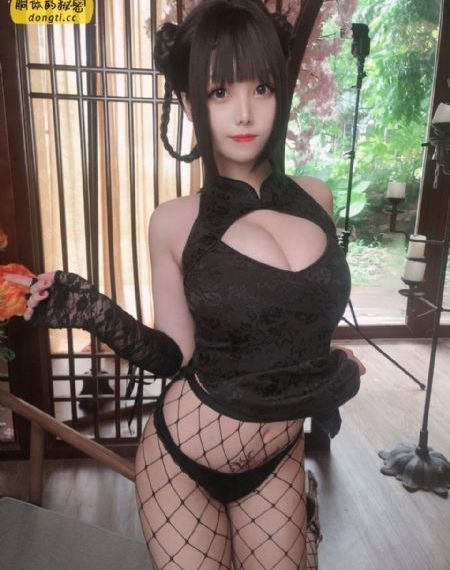 边摸边亲奶边做爽的导演是谁_BD英语高清在线