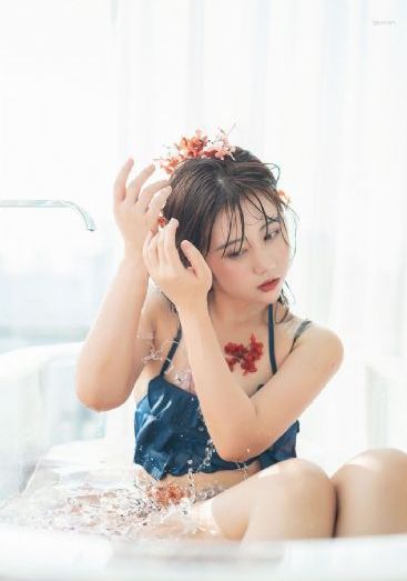 苏小曼被三个黑人玩在线观看_720全集免费播放